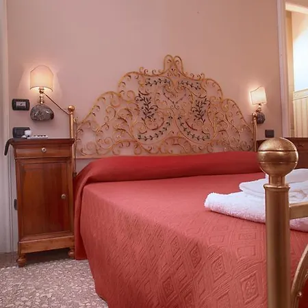 Pensjonat Domus Real Cardello 4*