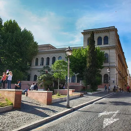 Domus Real Cardello Pensión Roma