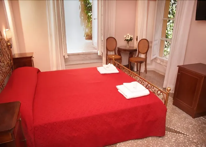 Domus Real Cardello 게스트하우스 4*